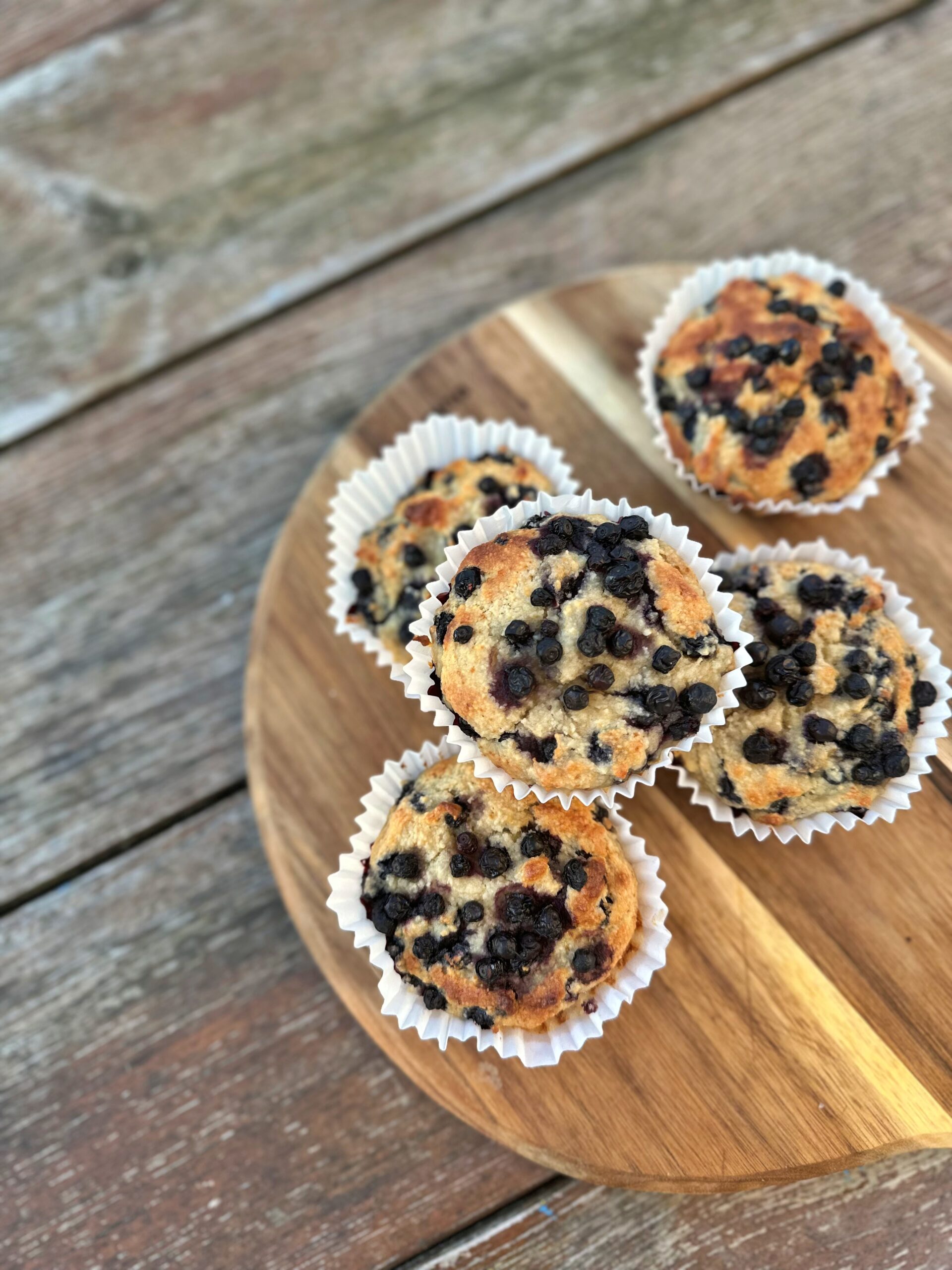 Muffiny migdałowe z jagodami